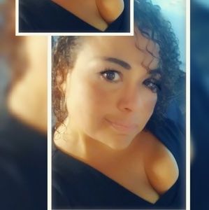 Meet your Posher, Denae